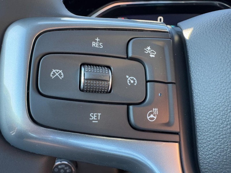 Chevrolet Silverado 2500HD Vehicle Image 15