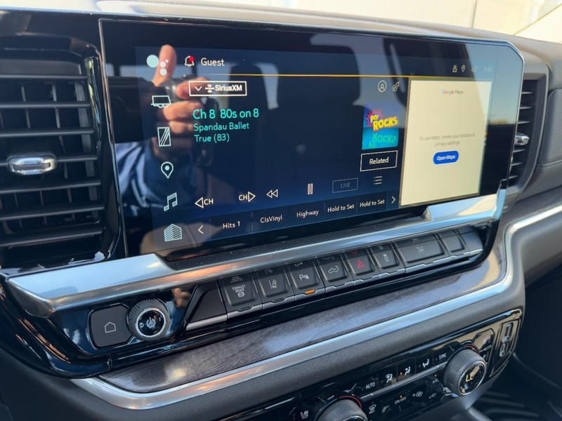 Chevrolet Silverado 2500HD Vehicle Image 18