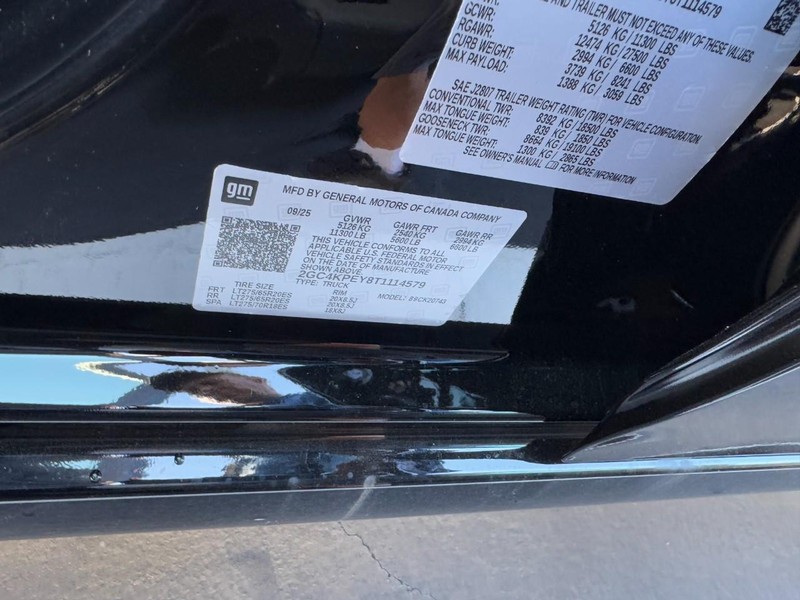 Chevrolet Silverado 2500HD Vehicle Image 22