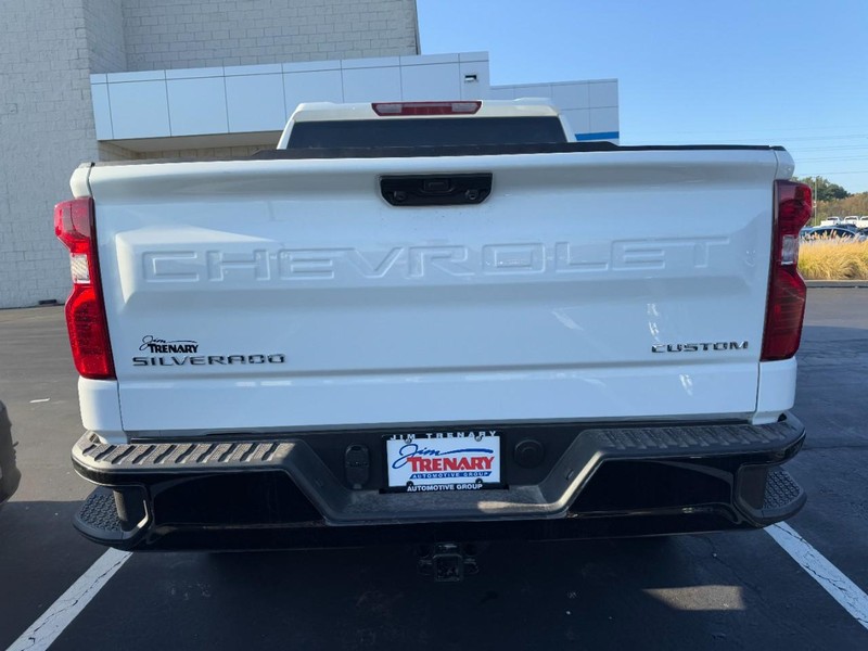 Chevrolet Silverado 1500 Vehicle Image 04