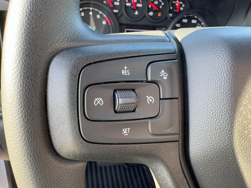 Chevrolet Silverado 1500 Vehicle Image 12