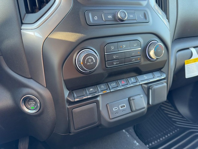 Chevrolet Silverado 1500 Vehicle Image 13