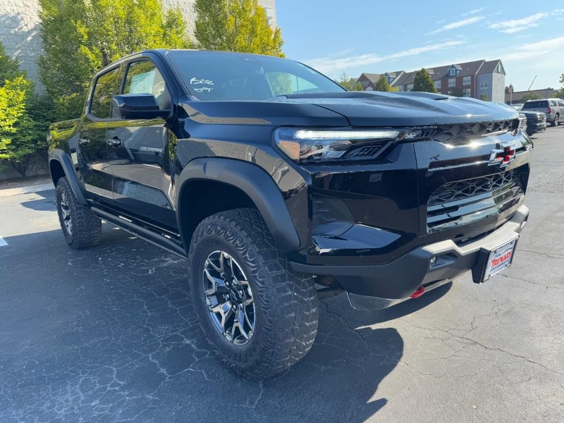 Chevrolet Colorado Vehicle Image 02