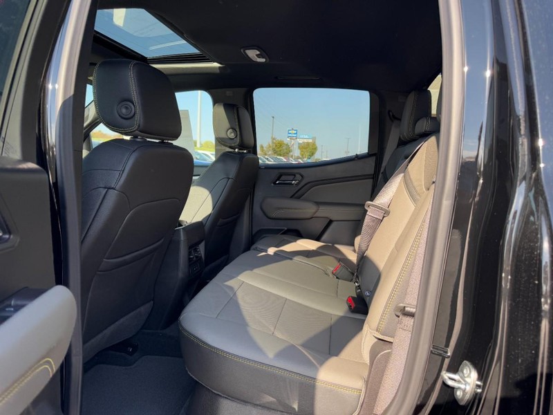 Chevrolet Colorado Vehicle Image 08