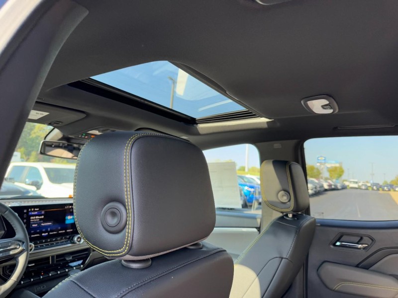 Chevrolet Colorado Vehicle Image 09