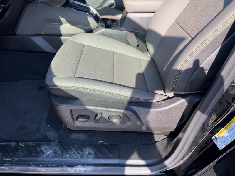 Chevrolet Colorado Vehicle Image 11