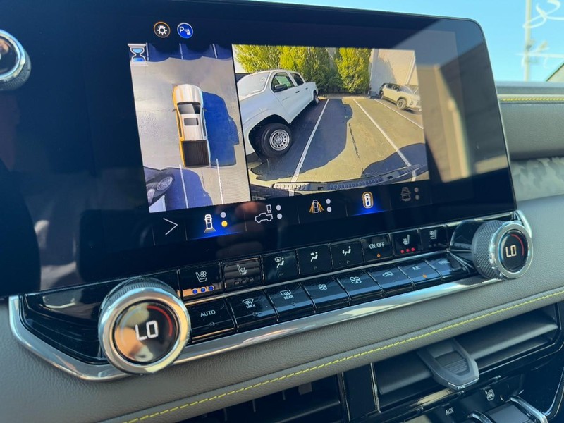 Chevrolet Colorado Vehicle Image 18