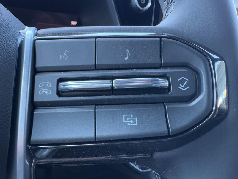 Chevrolet Colorado Vehicle Image 13