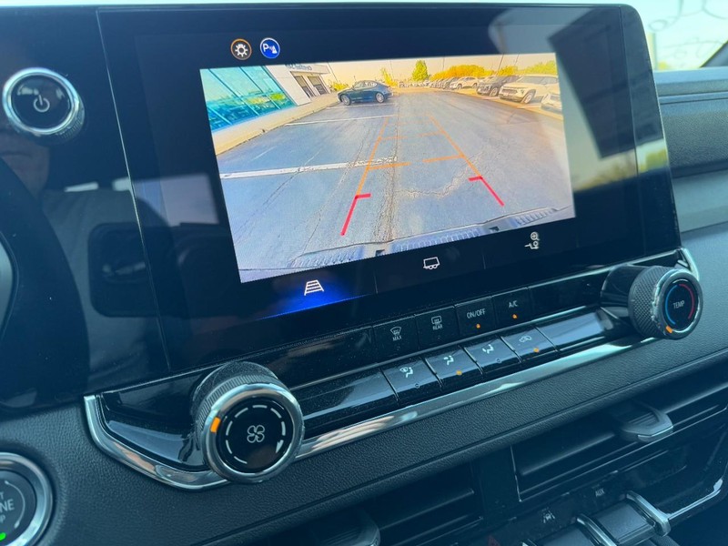 Chevrolet Colorado Vehicle Image 16