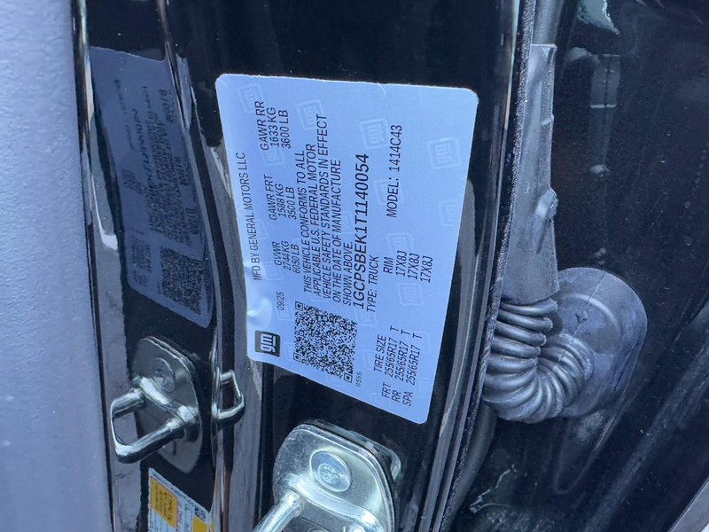 Chevrolet Colorado Vehicle Image 18