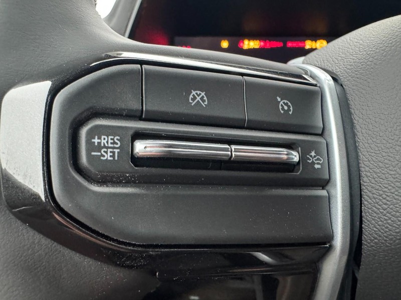 Chevrolet Colorado Vehicle Image 12