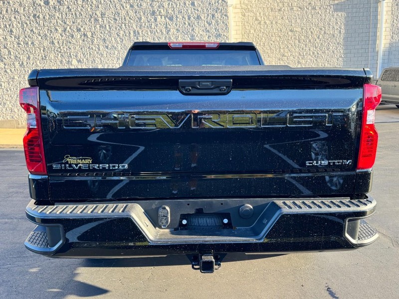Chevrolet Silverado 1500 Vehicle Image 04