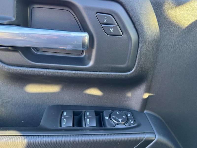 Chevrolet Silverado 1500 Vehicle Image 11