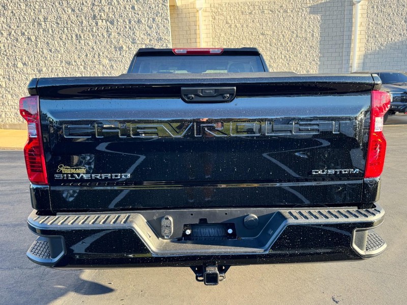 Chevrolet Silverado 1500 Vehicle Image 04