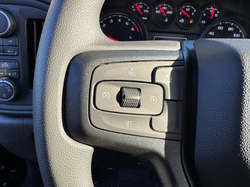 Chevrolet Silverado 1500 Vehicle Image 12