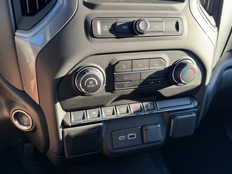 Chevrolet Silverado 1500 Vehicle Image 13