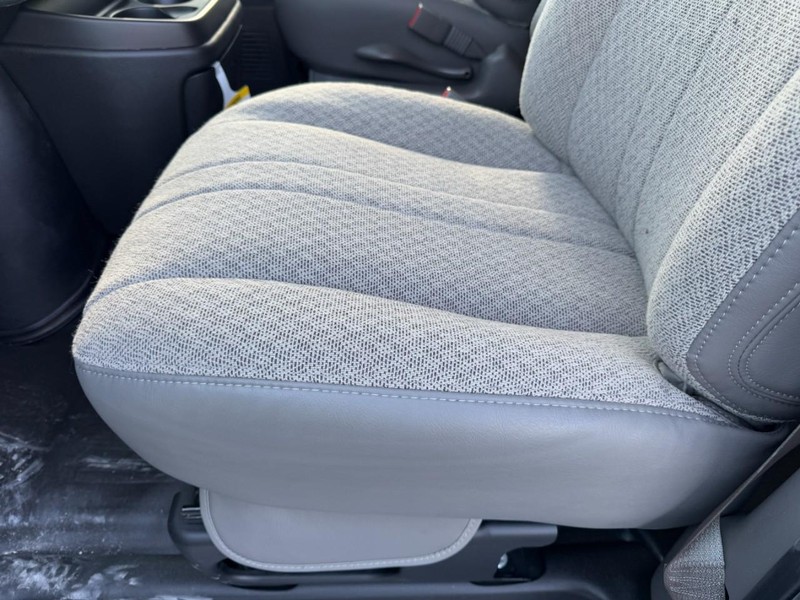 Chevrolet Express Cargo Van Vehicle Image 10