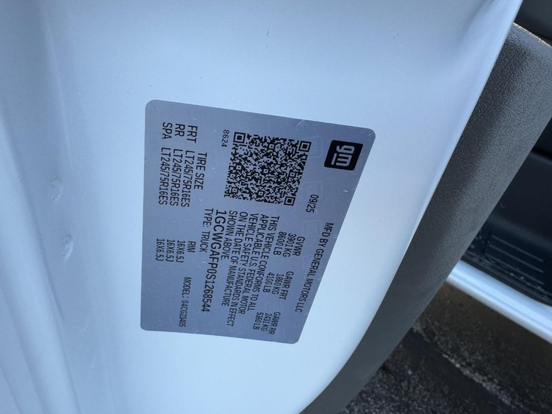 Chevrolet Express Cargo Van Vehicle Image 15