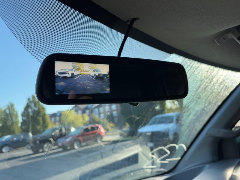 Chevrolet Express Cargo Van Vehicle Image 14