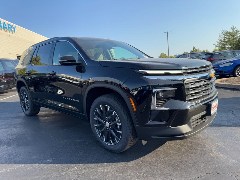 Chevrolet Traverse Vehicle Image 02