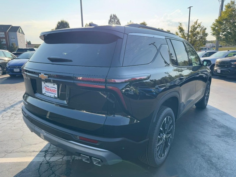 Chevrolet Traverse Vehicle Image 03