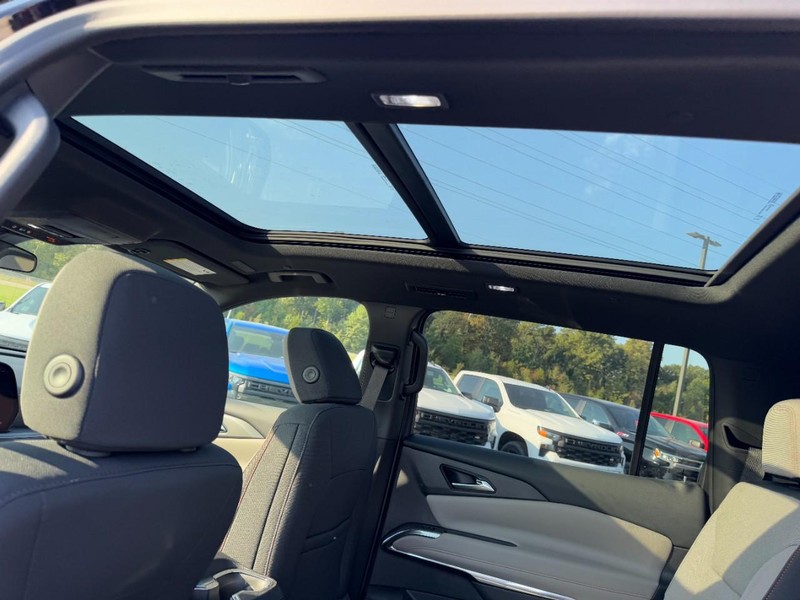 Chevrolet Traverse Vehicle Image 08