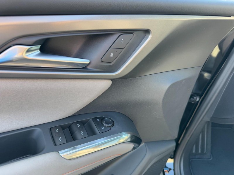 Chevrolet Traverse Vehicle Image 12