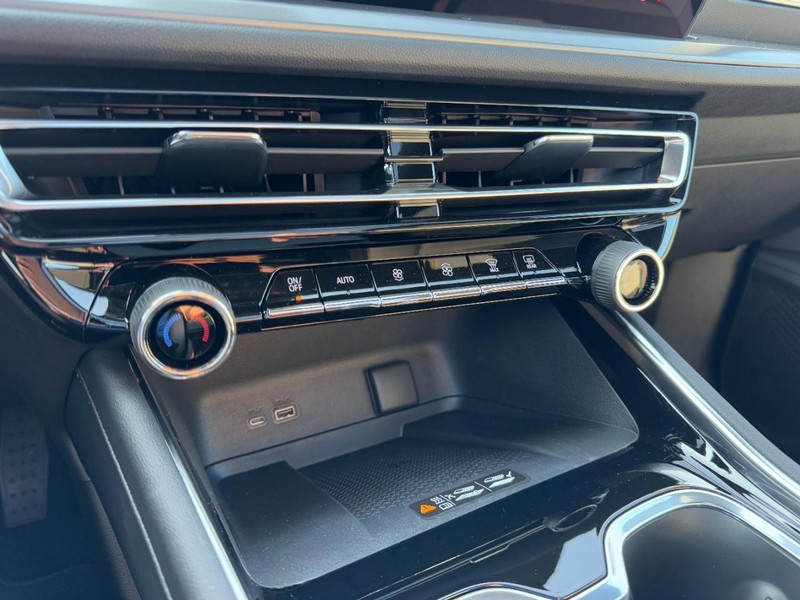 Chevrolet Traverse Vehicle Image 15