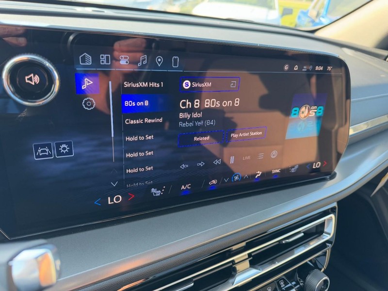 Chevrolet Traverse Vehicle Image 16