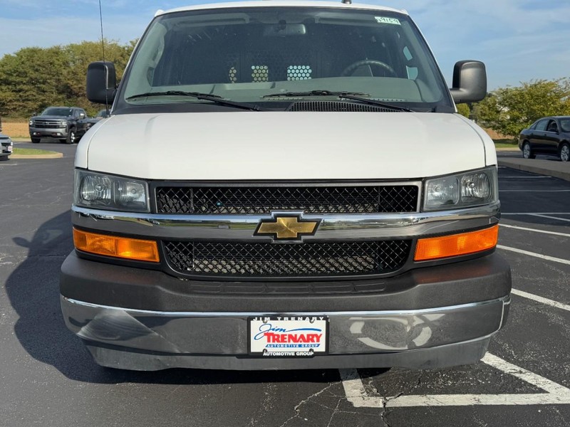 Chevrolet Express Cargo Van Vehicle Image 10