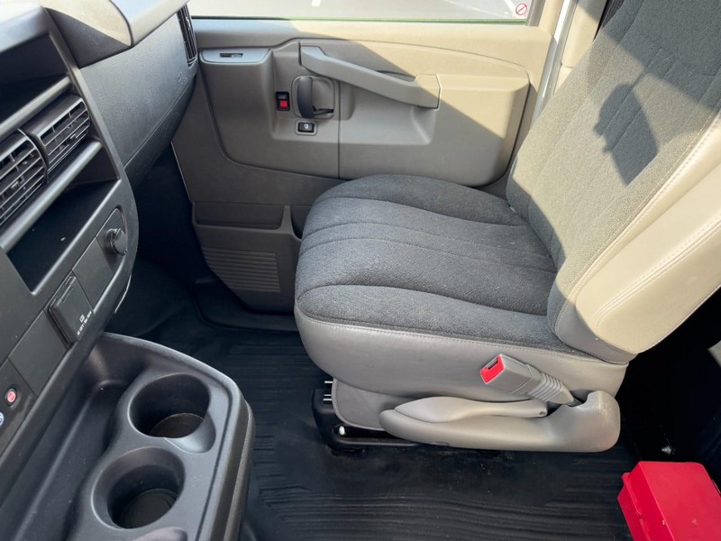 Chevrolet Express Cargo Van Vehicle Image 11