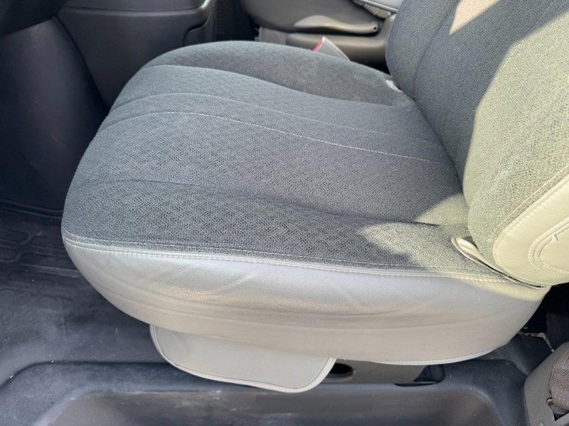 Chevrolet Express Cargo Van Vehicle Image 12