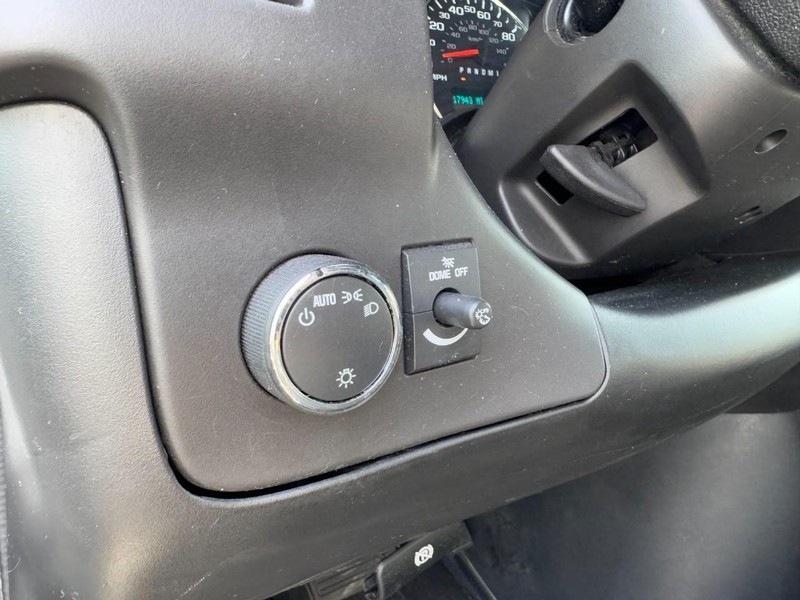 Chevrolet Express Cargo Van Vehicle Image 14