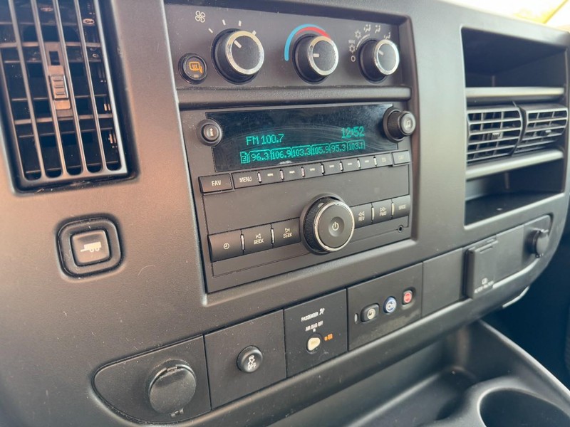 Chevrolet Express Cargo Van Vehicle Image 16