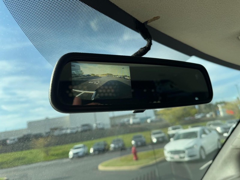 Chevrolet Express Cargo Van Vehicle Image 17