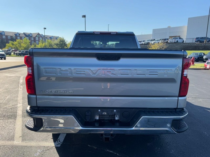 Chevrolet Silverado 1500 Vehicle Image 04