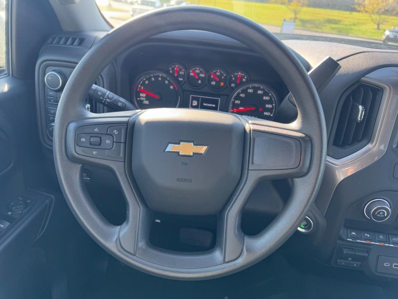 Chevrolet Silverado 1500 Vehicle Image 12