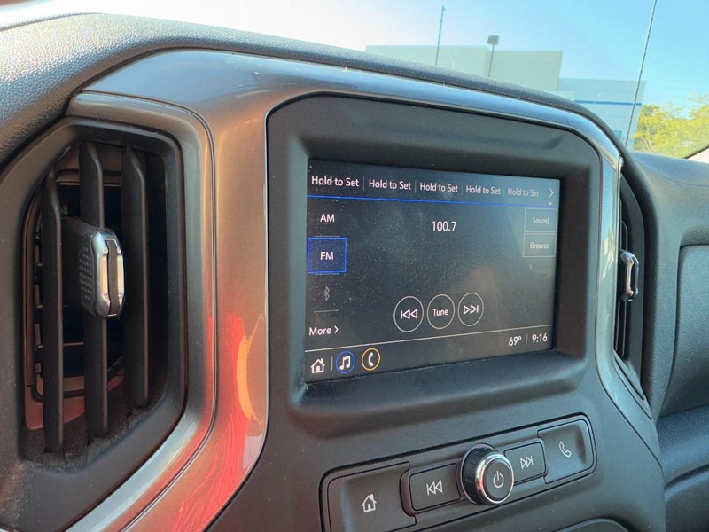 Chevrolet Silverado 1500 Vehicle Image 19