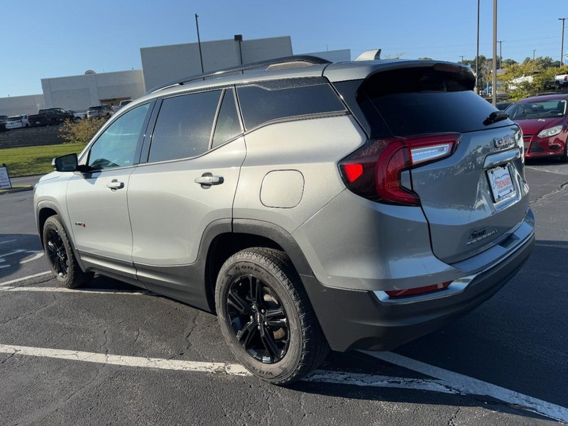 GMC Terrain Vehicle Image 05