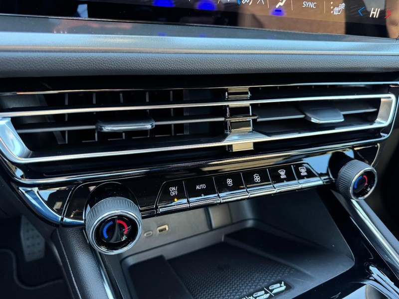 Chevrolet Traverse Vehicle Image 14