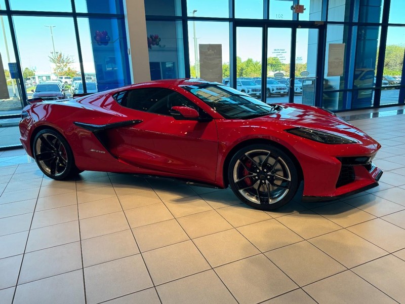 Chevrolet Corvette Vehicle Image 02