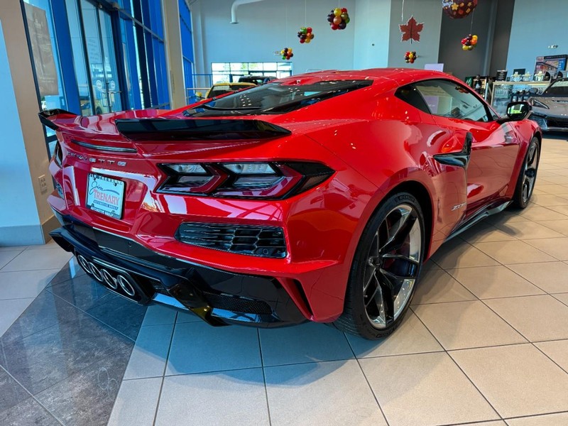 Chevrolet Corvette Vehicle Image 03