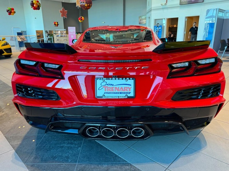 Chevrolet Corvette Vehicle Image 04