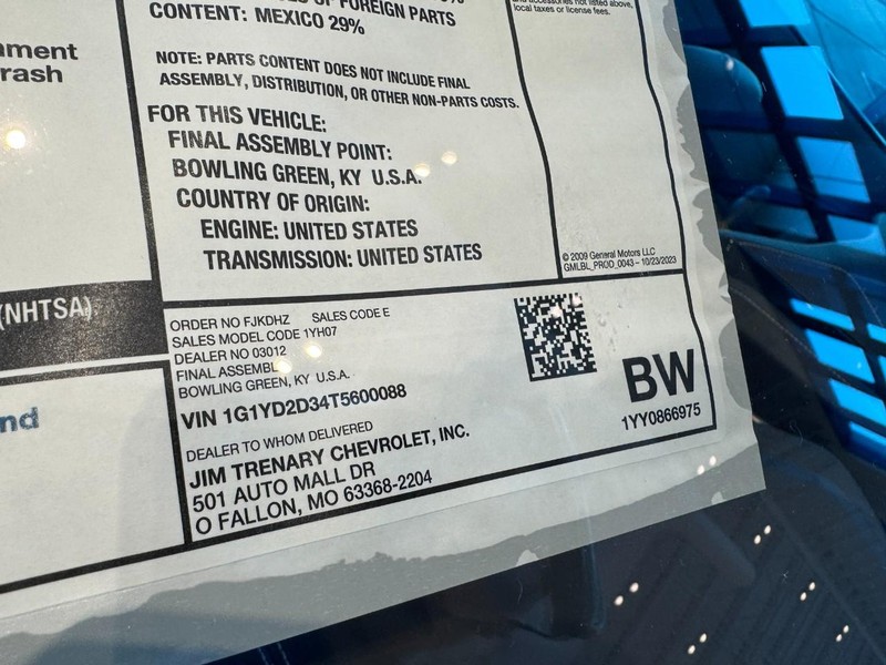 Chevrolet Corvette Vehicle Image 10