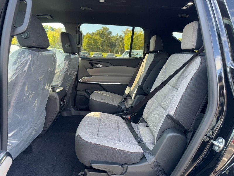 Chevrolet Traverse Vehicle Image 07