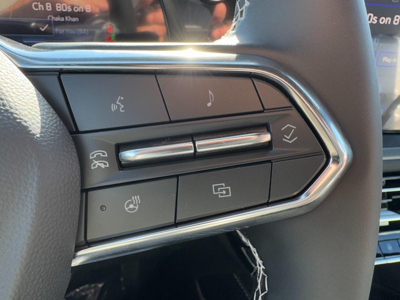 Chevrolet Traverse Vehicle Image 12