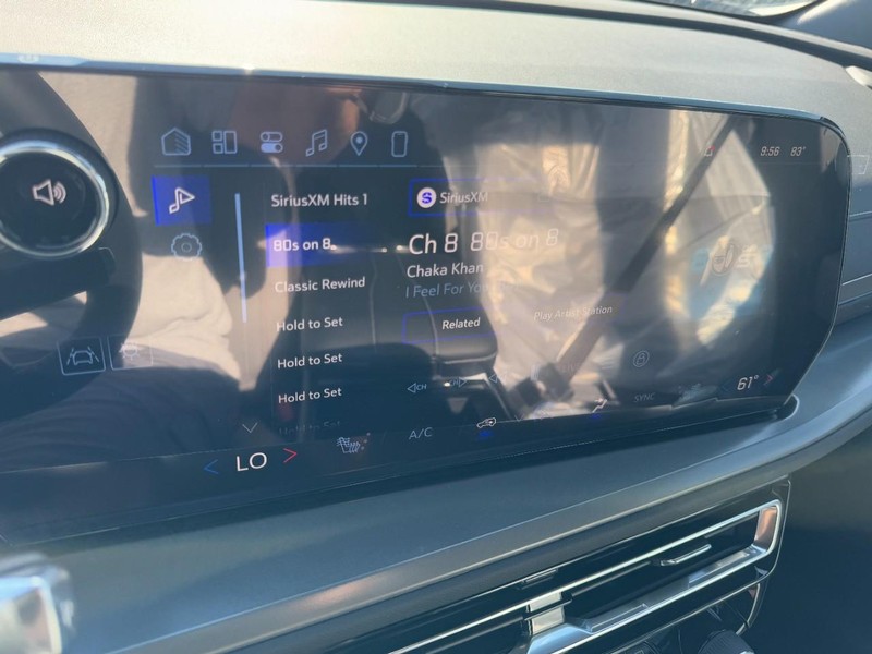 Chevrolet Traverse Vehicle Image 14