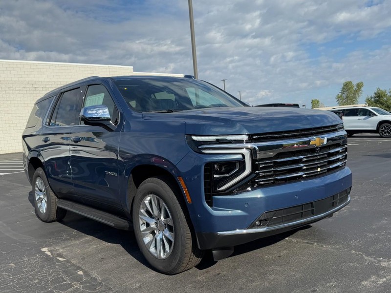 Chevrolet Tahoe Vehicle Image 02