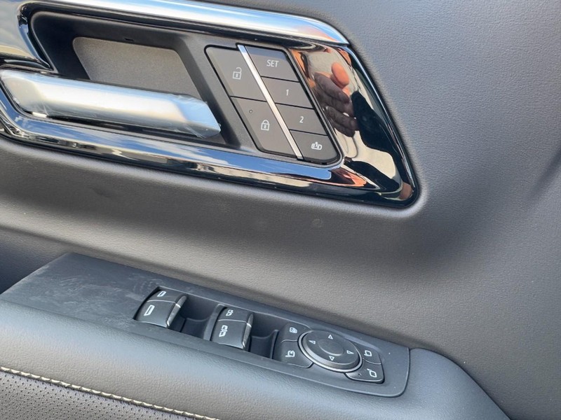 Chevrolet Tahoe Vehicle Image 10