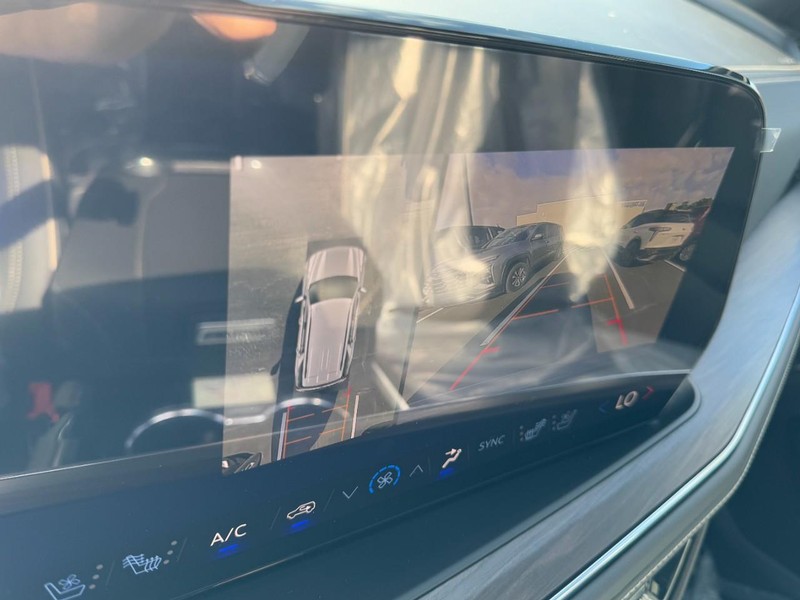 Chevrolet Tahoe Vehicle Image 16